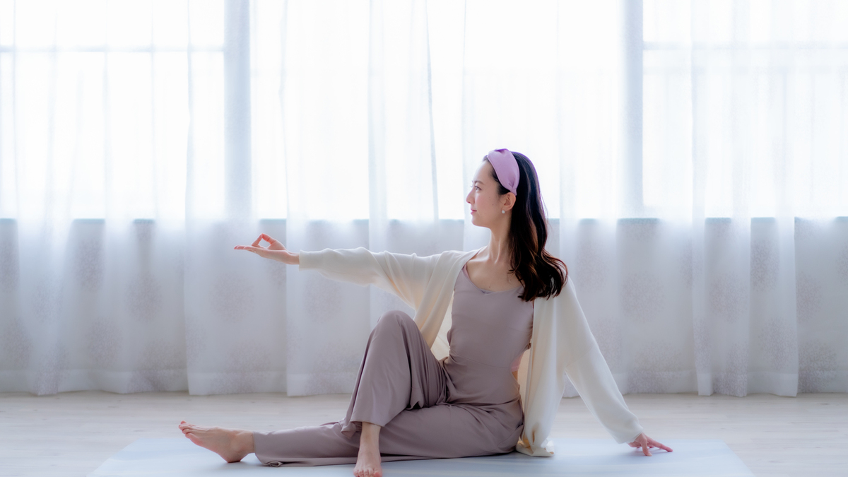 夜ヨガ35分 心身をゆるめるストレス解消リラックスヨガ Classmall クラスモール オンライン習い事マーケット